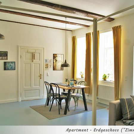 Das Gelbe Haus - Drei Besondere Ferienwohnungen เฟลนส์บวร์ก ภายนอก รูปภาพ