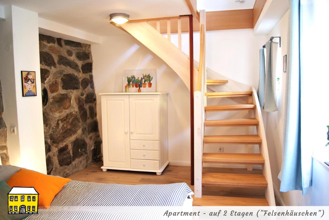 Das Gelbe Haus - Drei Besondere Ferienwohnungen เฟลนส์บวร์ก ภายนอก รูปภาพ