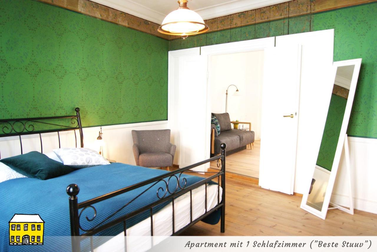 Das Gelbe Haus - Drei Besondere Ferienwohnungen เฟลนส์บวร์ก ภายนอก รูปภาพ