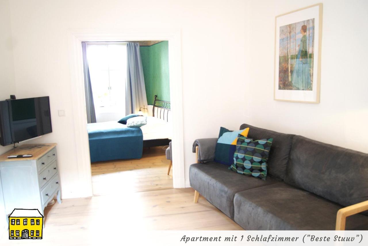 Das Gelbe Haus - Drei Besondere Ferienwohnungen เฟลนส์บวร์ก ภายนอก รูปภาพ