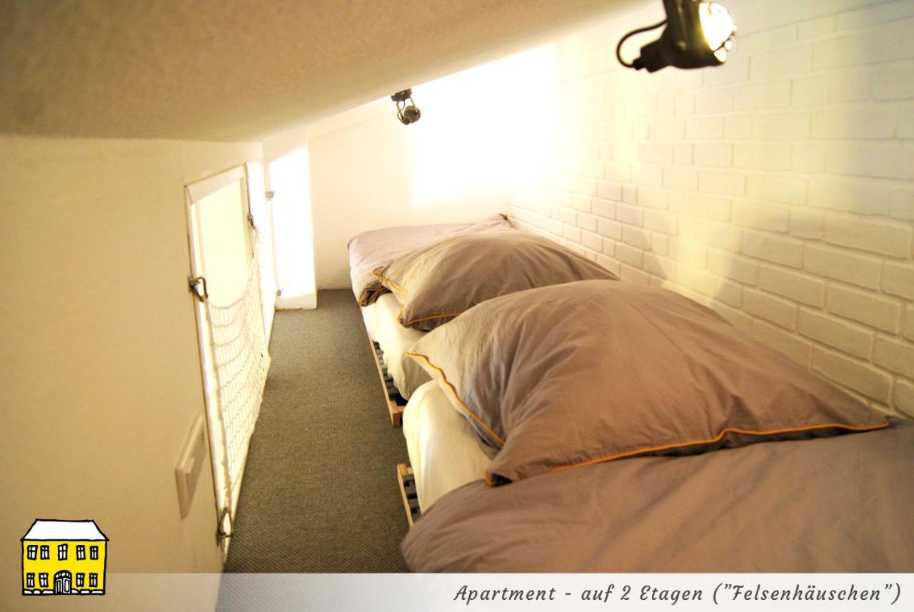 Das Gelbe Haus - Drei Besondere Ferienwohnungen เฟลนส์บวร์ก ภายนอก รูปภาพ
