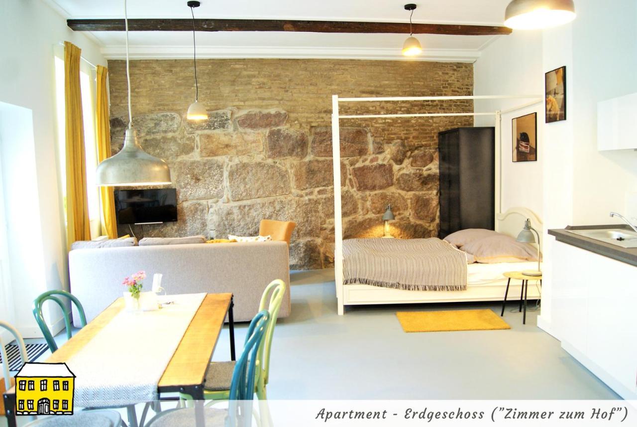Das Gelbe Haus - Drei Besondere Ferienwohnungen เฟลนส์บวร์ก ภายนอก รูปภาพ