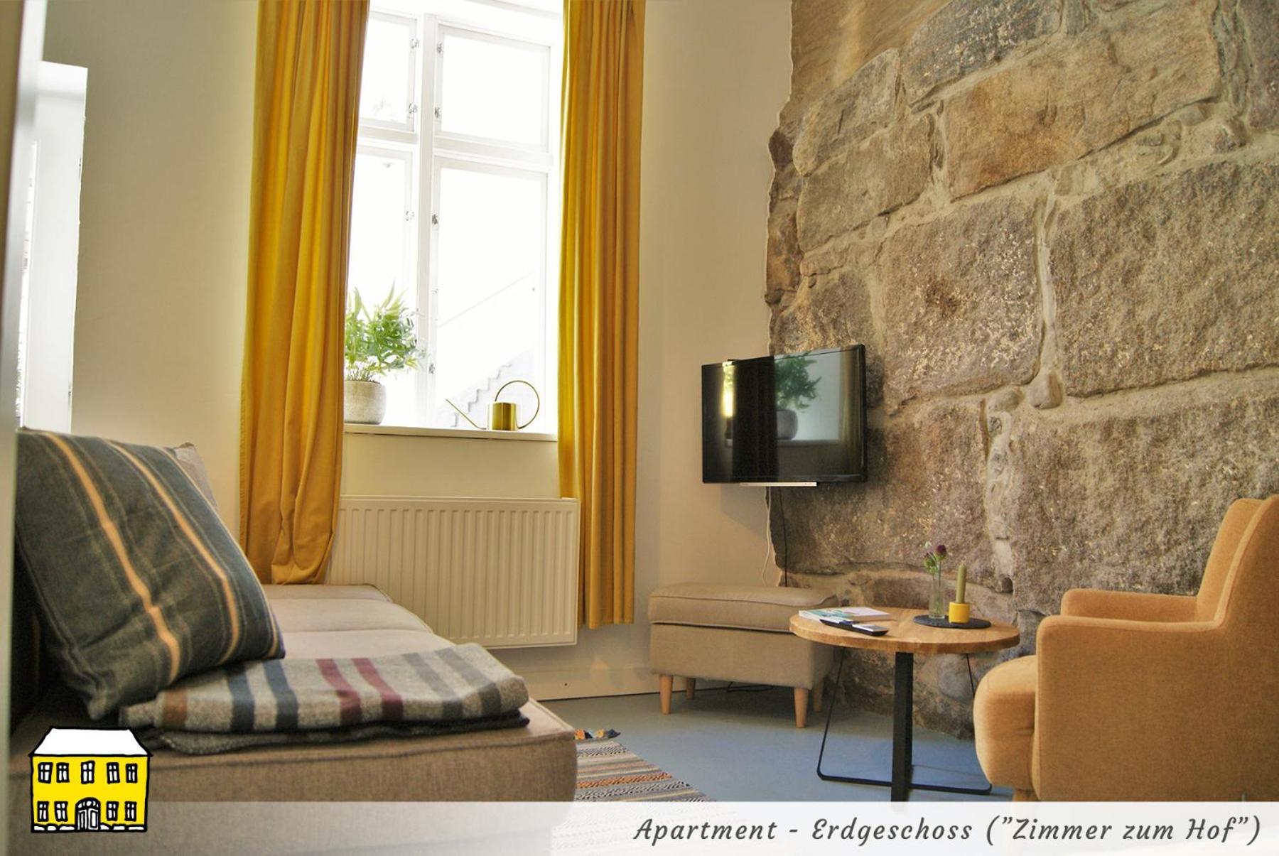 Das Gelbe Haus - Drei Besondere Ferienwohnungen เฟลนส์บวร์ก ภายนอก รูปภาพ