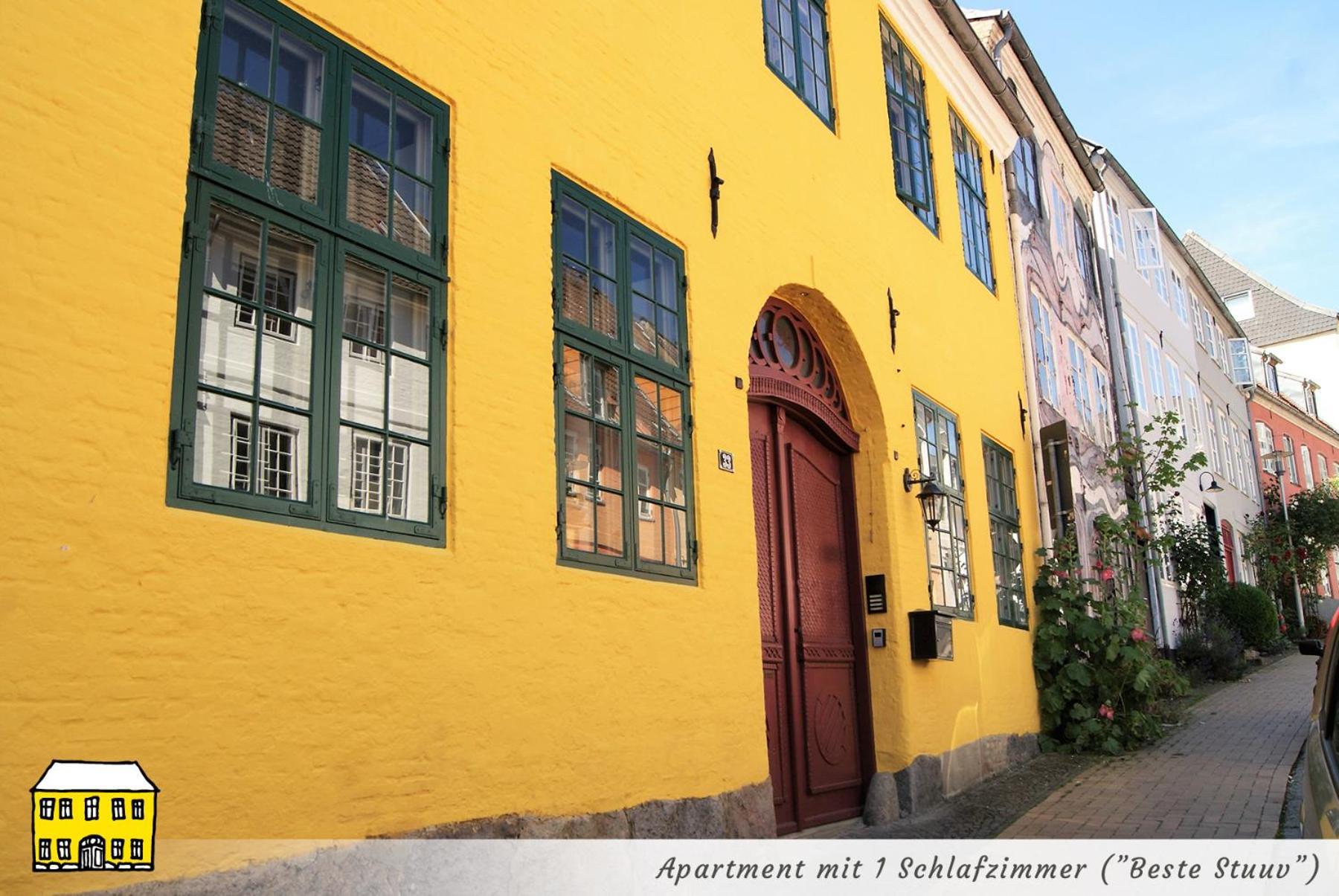 Das Gelbe Haus - Drei Besondere Ferienwohnungen เฟลนส์บวร์ก ภายนอก รูปภาพ