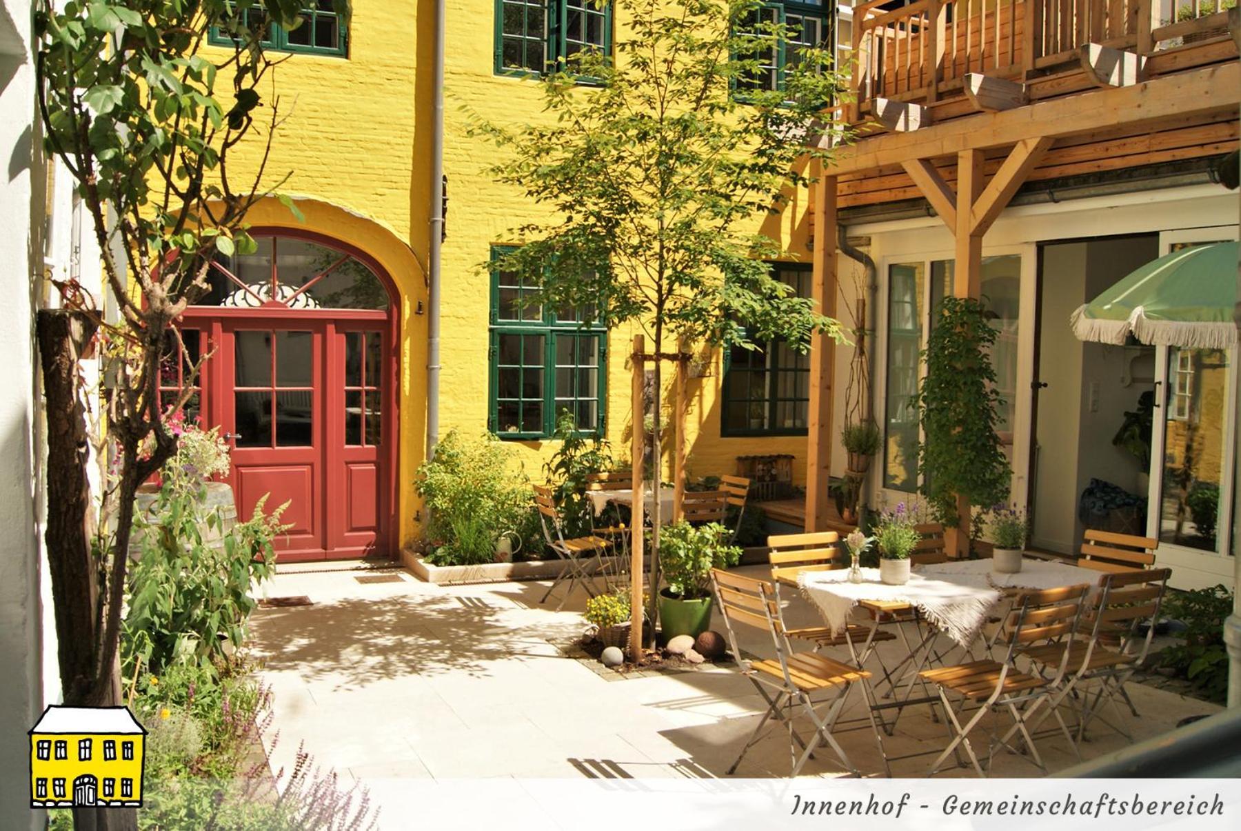 Das Gelbe Haus - Drei Besondere Ferienwohnungen เฟลนส์บวร์ก ภายนอก รูปภาพ