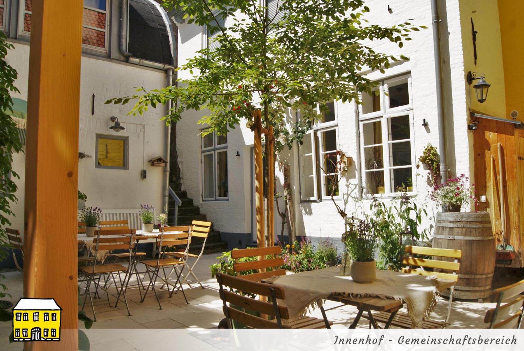 Das Gelbe Haus - Drei Besondere Ferienwohnungen เฟลนส์บวร์ก ภายนอก รูปภาพ