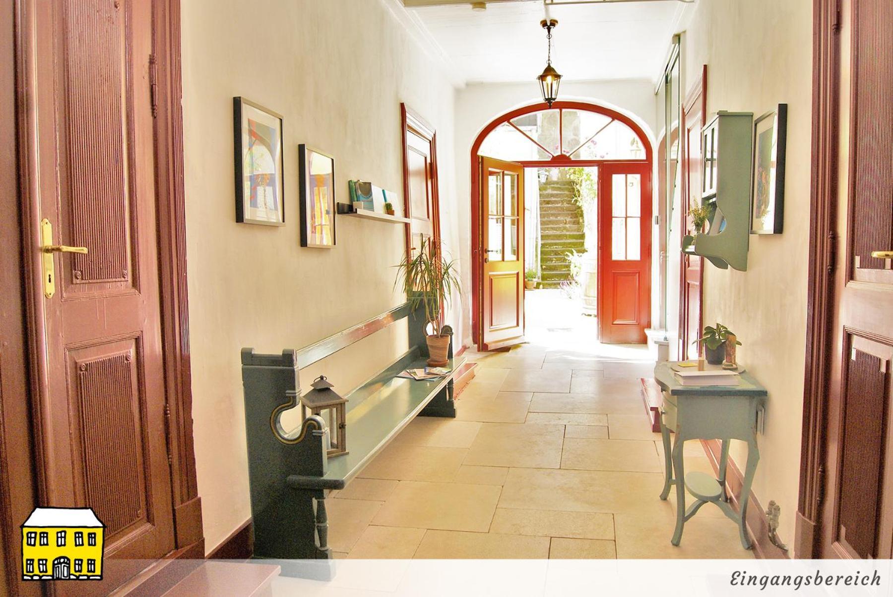 Das Gelbe Haus - Drei Besondere Ferienwohnungen เฟลนส์บวร์ก ภายนอก รูปภาพ